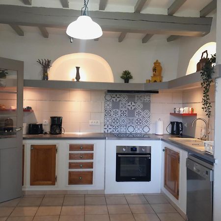 Mas La Gentille ,,, A La Campagne , Beautiful Outdoor , Swimming Pool , Pool House , Nice Green Garden , Bbq ,,, Only For You , Pour Passer Un Sejour Inoubliable Pernes-les-Fontaines Zewnętrze zdjęcie
